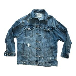 Ashley Vintage Charm‎ Oversized Medium Wash Denim Jacket
Size small